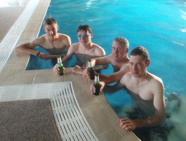 4_boys_in_swimming_pool_web